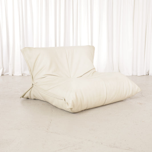 Michel Ducaroy Yoko Lounge Chair in Cream Leather for Ligne Roset, right three-quarter view of cream leather Yoko chair