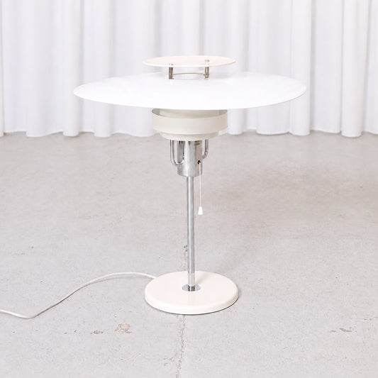 White and chrome Aurora table lamp by Olle Andersson for Boréns, front view