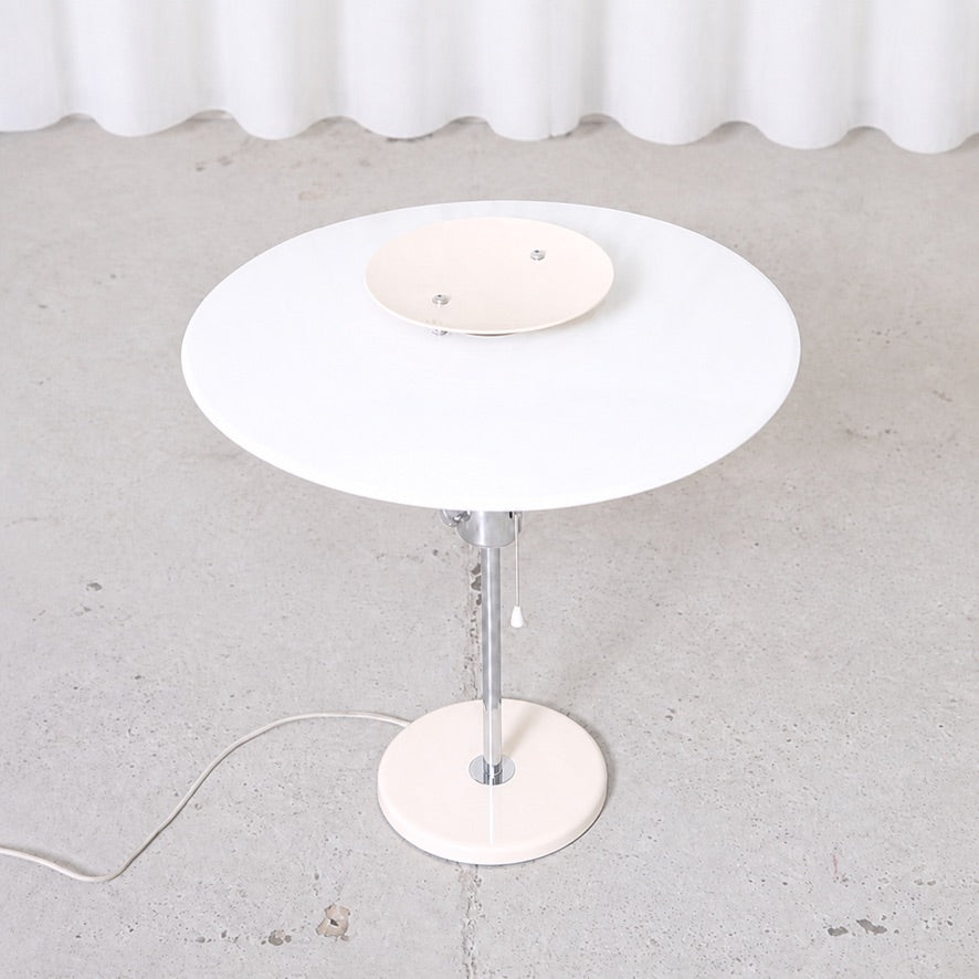 Top view of the white Boréns Aurora table lamp by Olle Andersson