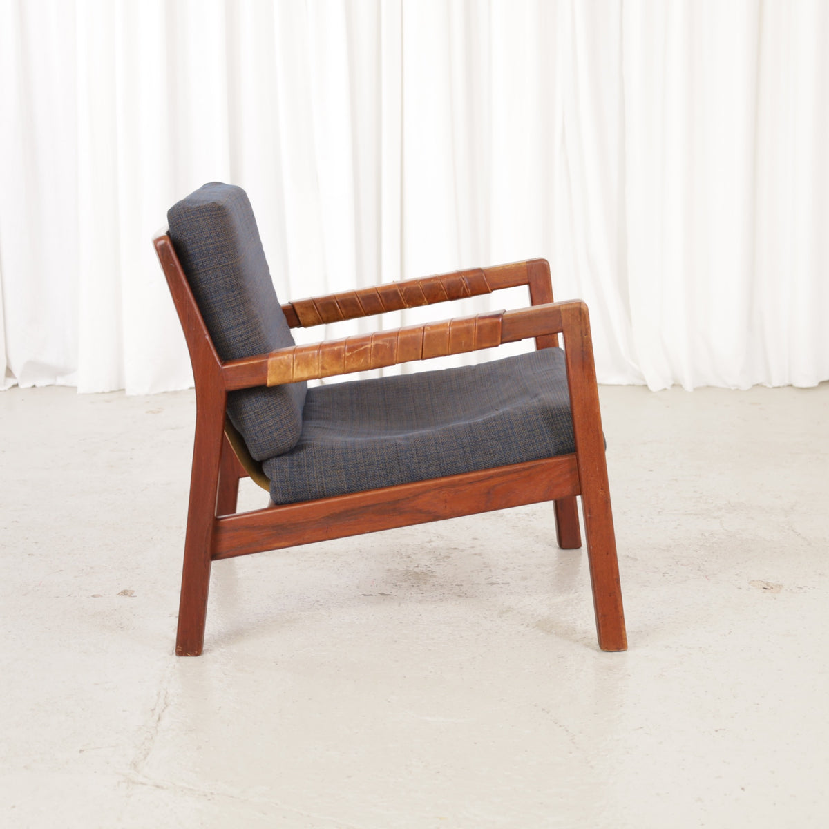 Rialto lounge chair by Carl-Gustaf Hiort af Ornäs, chair view with solid leather back panel