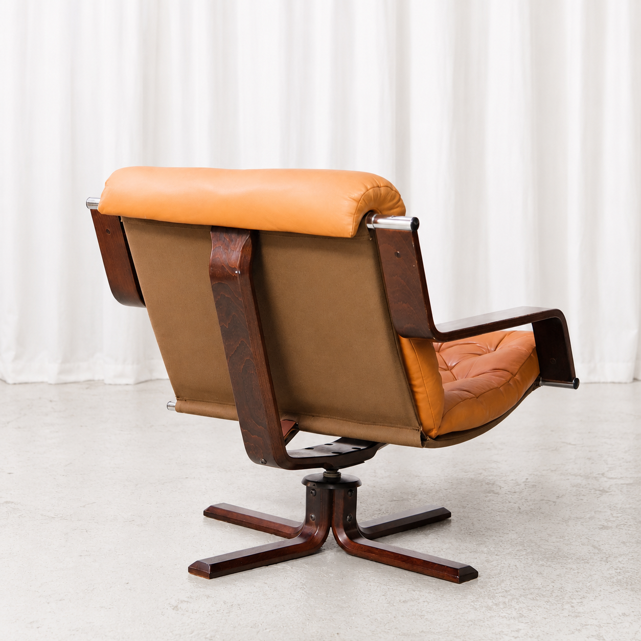 Sigurd Ressell leather and rosewood swivel lounge chair, rear view