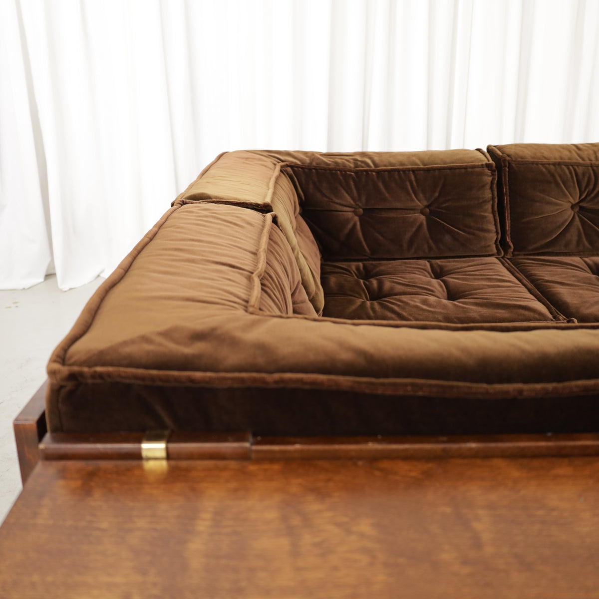 Movable wooden armrest and drinks shelf