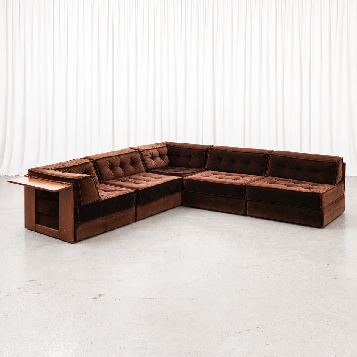 Five-piece Vilka modular sofa in brown wool velvet with movable wooden armrest