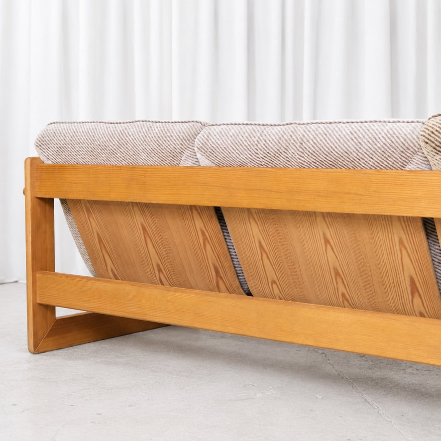 Rear detail of the lacquered pine frame and back panels