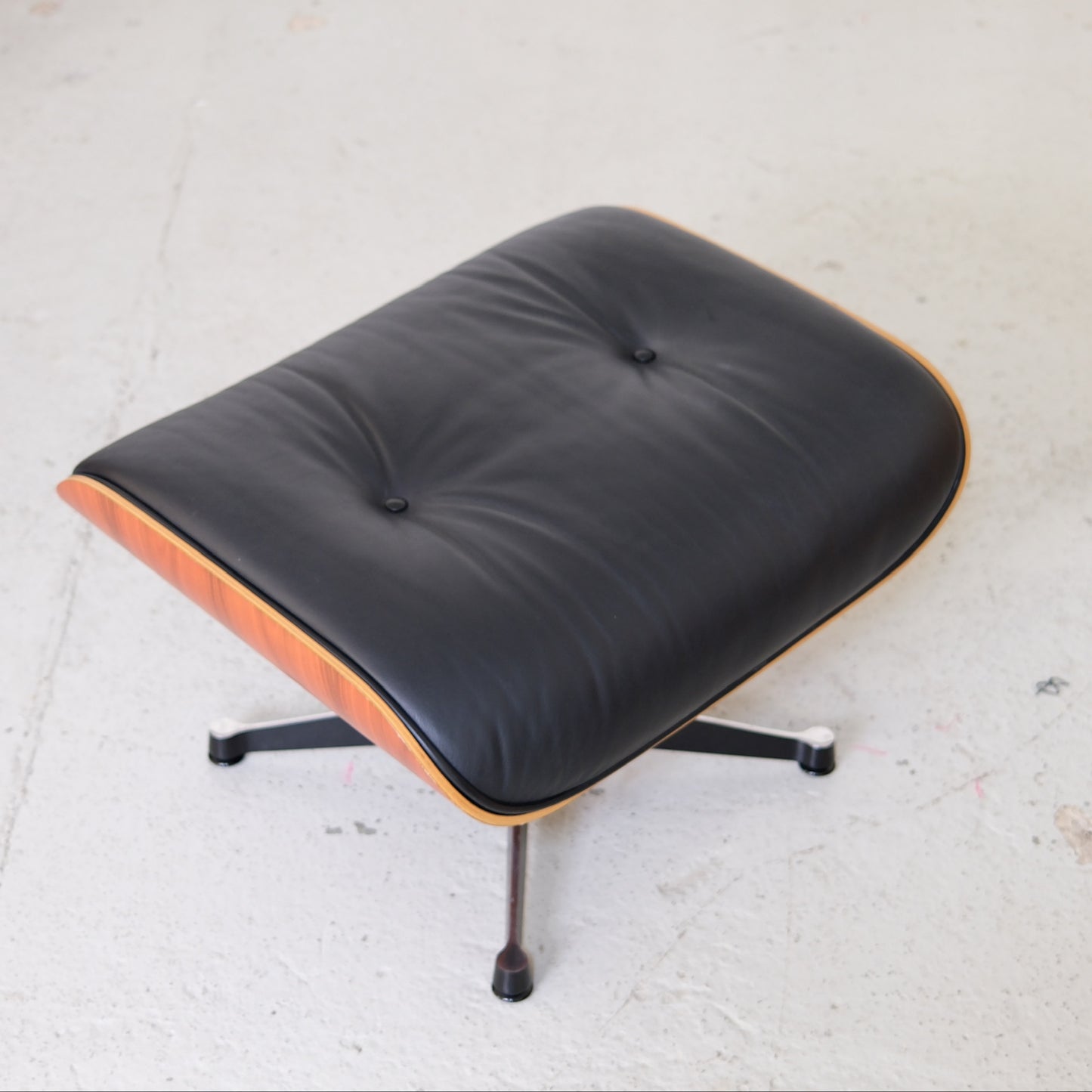 Black Premium F leather cushion on Vitra Eames Ottoman