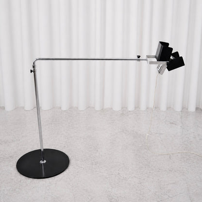 Yrjö Kukkapuro 100 G floor lamp viewed from above at an angle