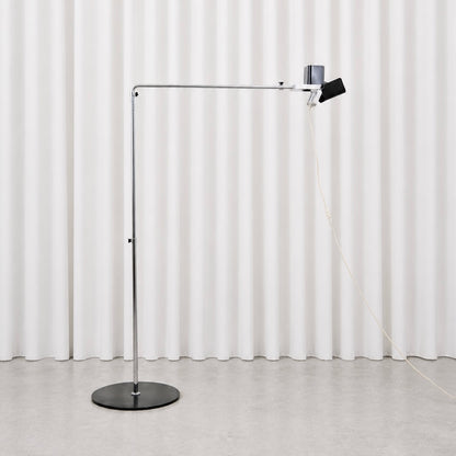 Yrjö Kukkapuro 100 G floor lamp for Haimi, full front view