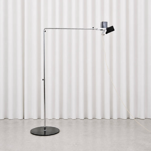 Yrjö Kukkapuro 100 G floor lamp for Haimi, full front view