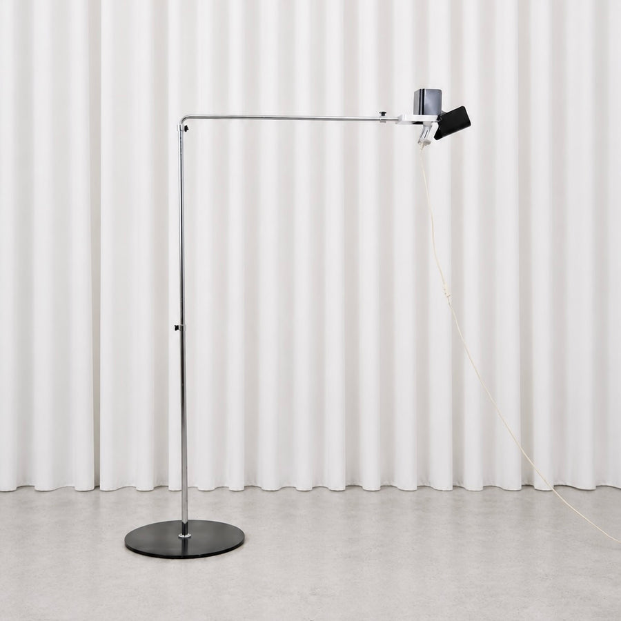 Yrjö Kukkapuro 100 G floor lamp for Haimi, full front view