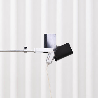 Adjustable lamp head and horizontal arm of the Haimi 100 G floor lamp