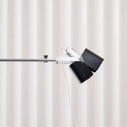 Side profile of the adjustable 100 G lamp head