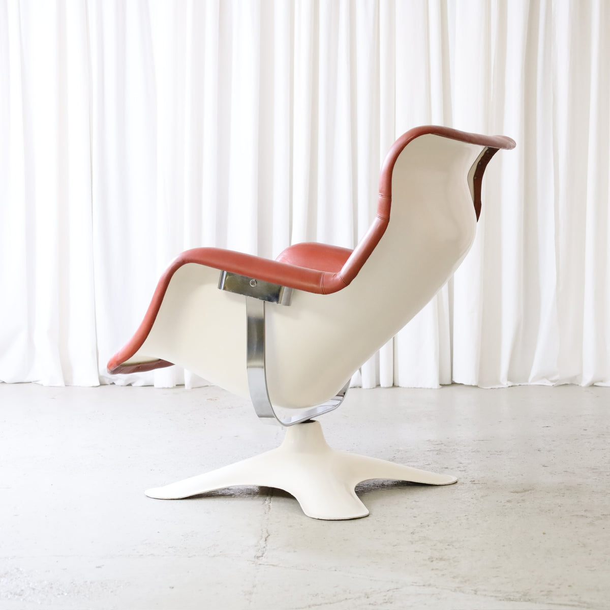Yrjö Kukkapuro Karuselli Lounge Chair in Orange-Brown Leather for Haimi, yrjö Kukkapuro Karuselli lounge chair for Haimi, rear side view