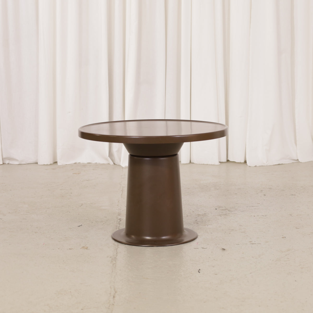 Yrjö Kukkapuro Saturnus Brown Fibreglass Coffee and Side Table, saturnus round coffee table, alternate frontal view