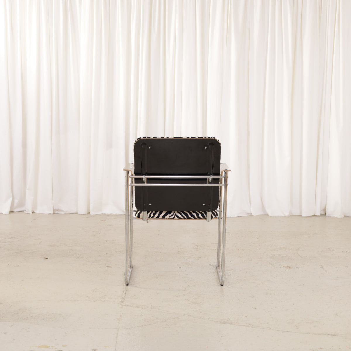 Yrjö Kukkapuro Skaala 472 Chair in Zebra-Pattern Fabric for Avarte, skaala armchair, rear view