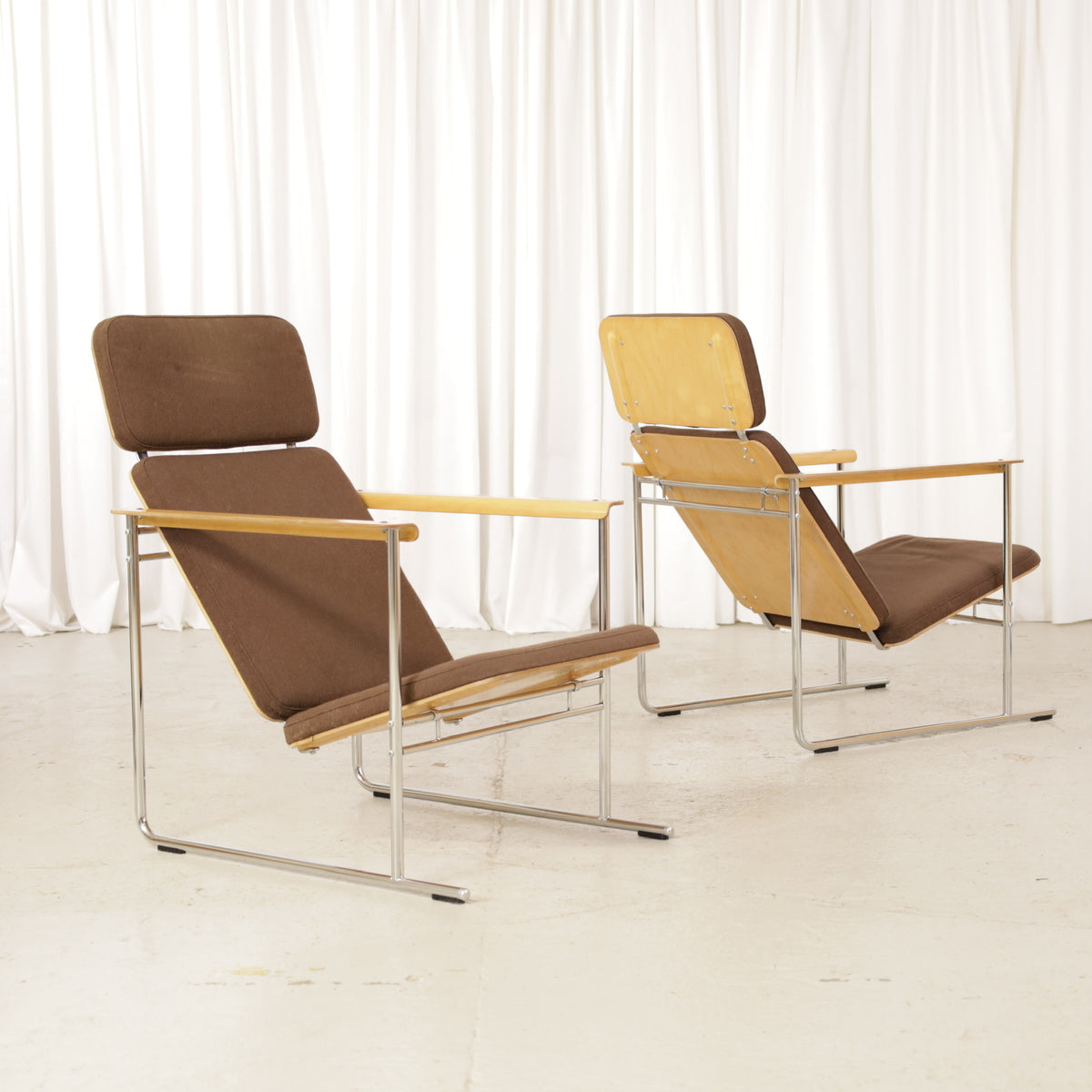 Yrjö Kukkapuro Skaala 475 Armchair in Brown Wool for Avarte, pair of Yrjö Kukkapuro Skaala armchairs in brown wool for Avarte